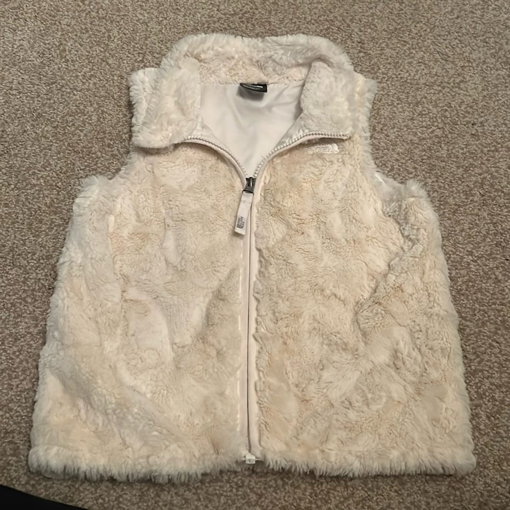 North Face girls, white furry vest size 5T.  Used, good condition
